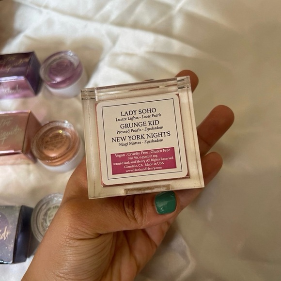 18 Item Random Makeup Box - Picture 5 of 10